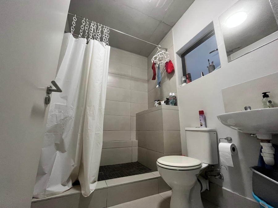 To Let 1 Bedroom Property for Rent in Pinelands Western Cape